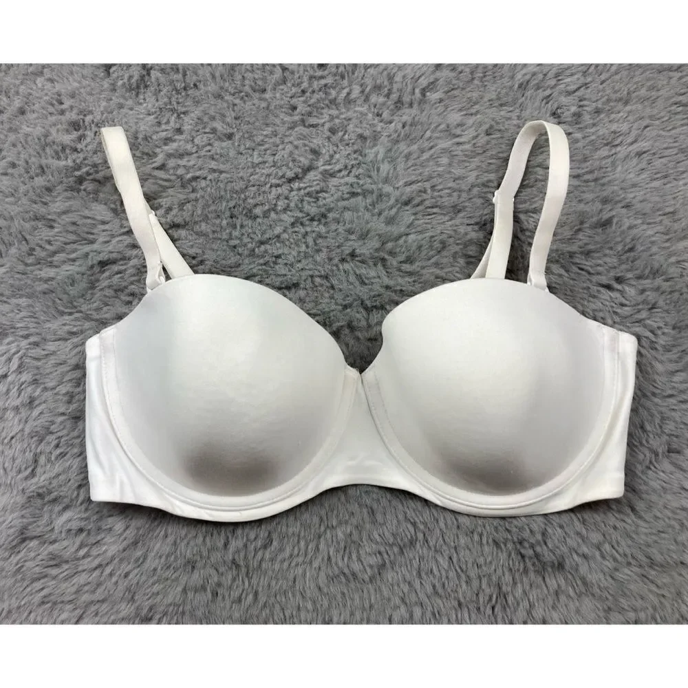 Victoria’s Secret white lined strapless bra